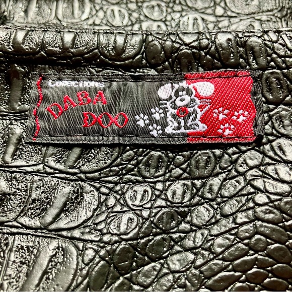 One-of-a-kind black snakeprint small pet carrier by Daba Doo Collection like new - Picture 2 of 12